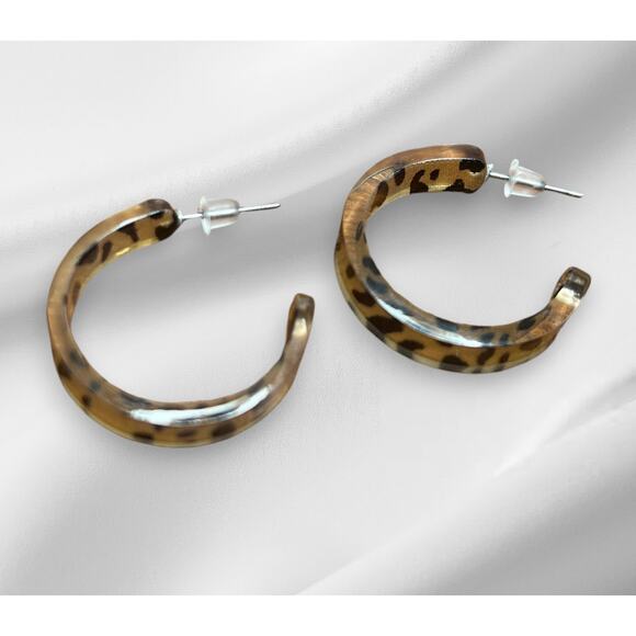 Leopard Print Acrylic Hoop Earrings for Women - Picture 4 of 4